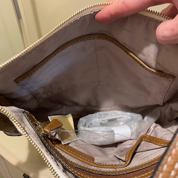 Michael Kors hobo bag - Picture 5 of 8